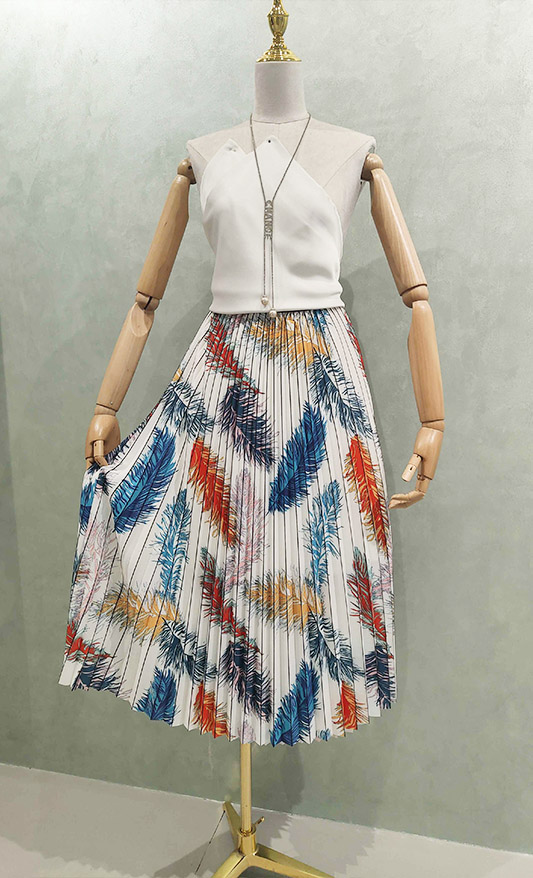 trendy-colorful-feather-printed-chiffon-pleated-fabric-pa-21080-6